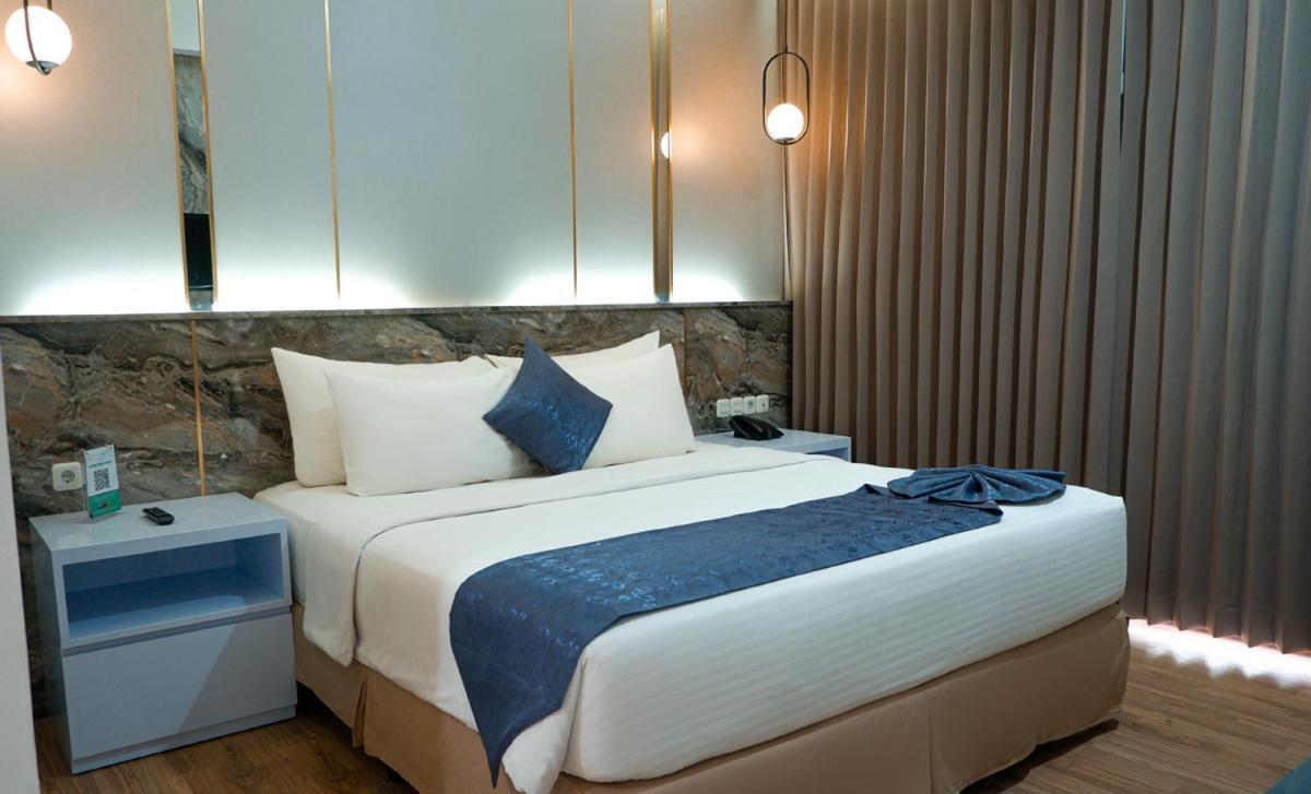 Hotel Ayola Sunrise Mojokerto Exterior photo
