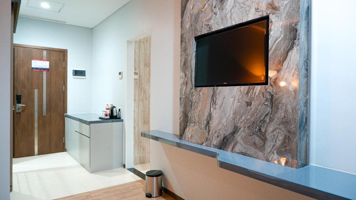 Hotel Ayola Sunrise Mojokerto Exterior photo