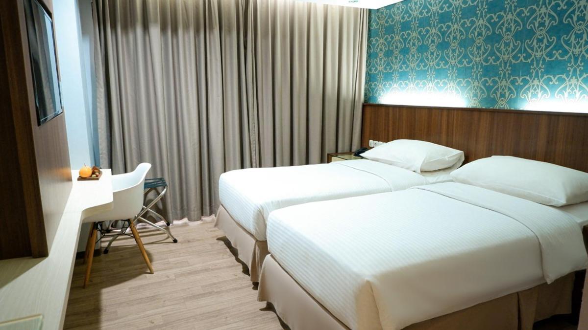 Hotel Ayola Sunrise Mojokerto Exterior photo