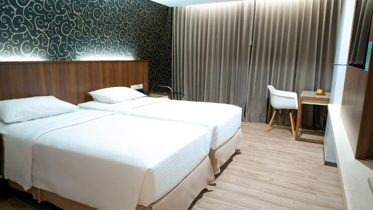 Hotel Ayola Sunrise Mojokerto Exterior photo
