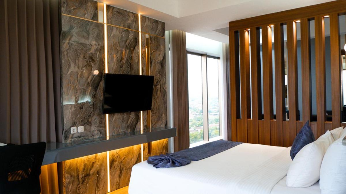 Hotel Ayola Sunrise Mojokerto Exterior photo