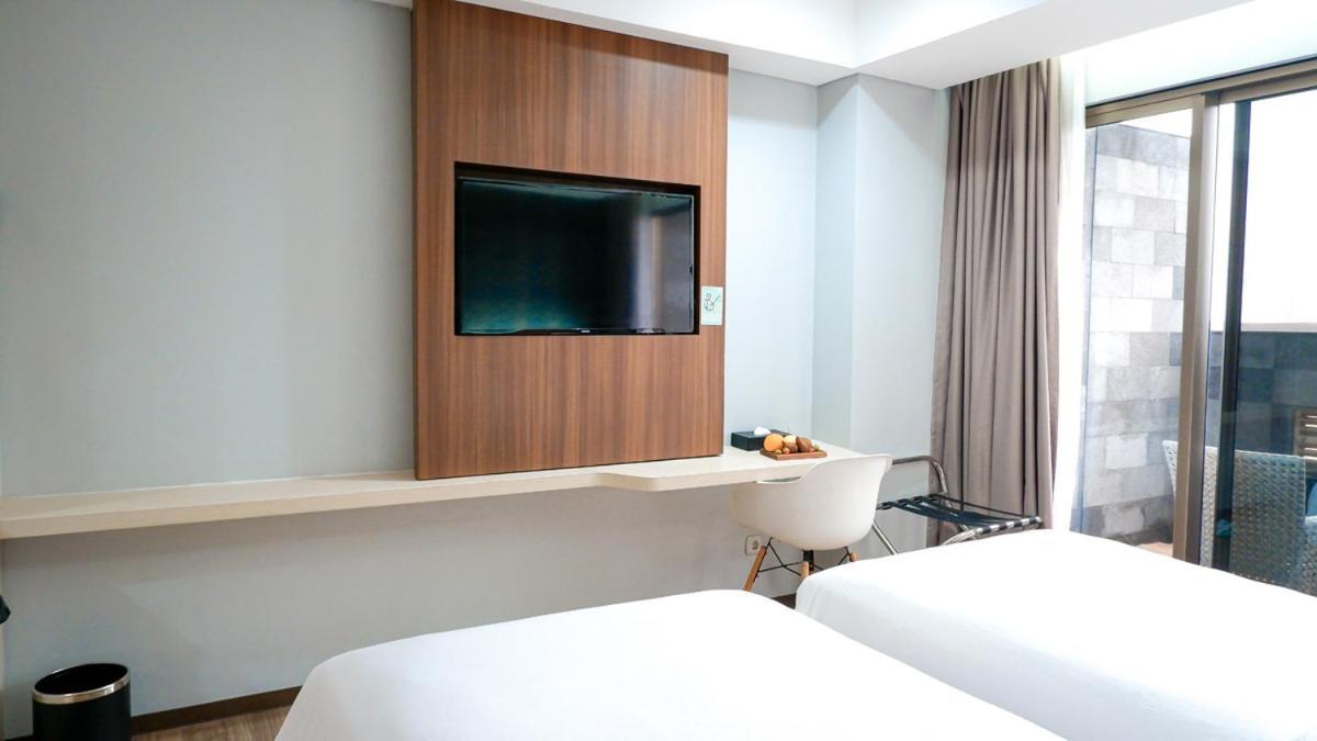 Hotel Ayola Sunrise Mojokerto Exterior photo