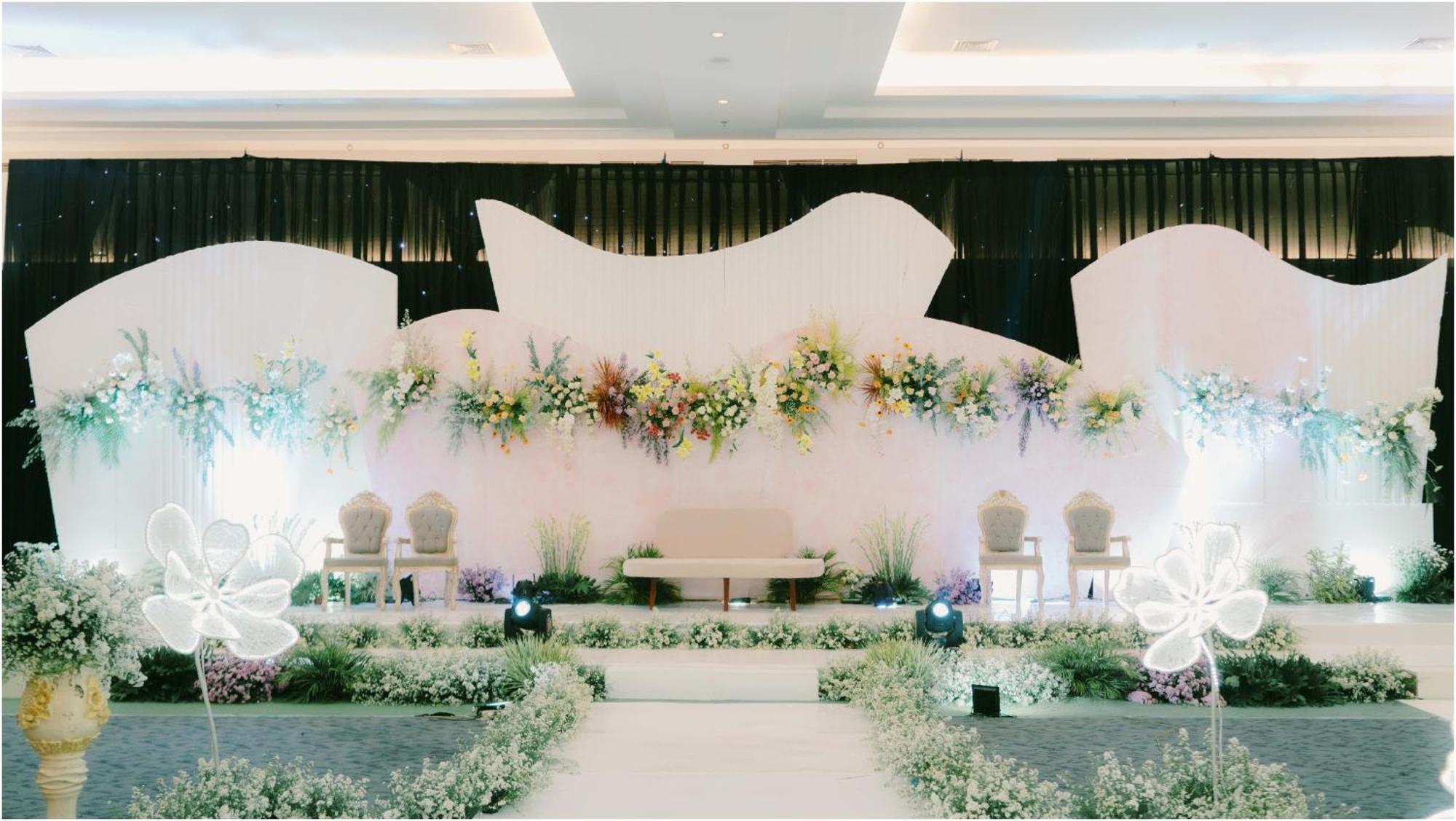 Hotel Ayola Sunrise Mojokerto Exterior photo