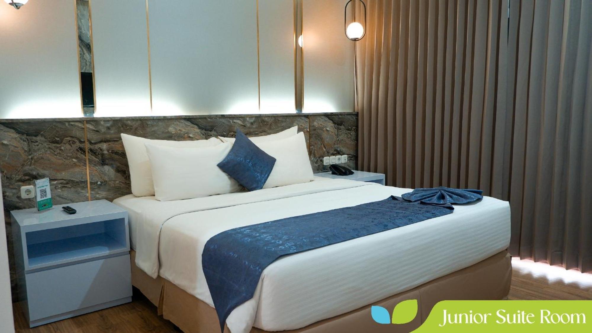 Hotel Ayola Sunrise Mojokerto Exterior photo