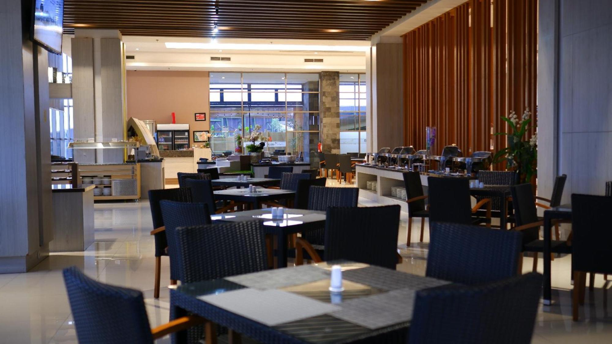 Hotel Ayola Sunrise Mojokerto Exterior photo