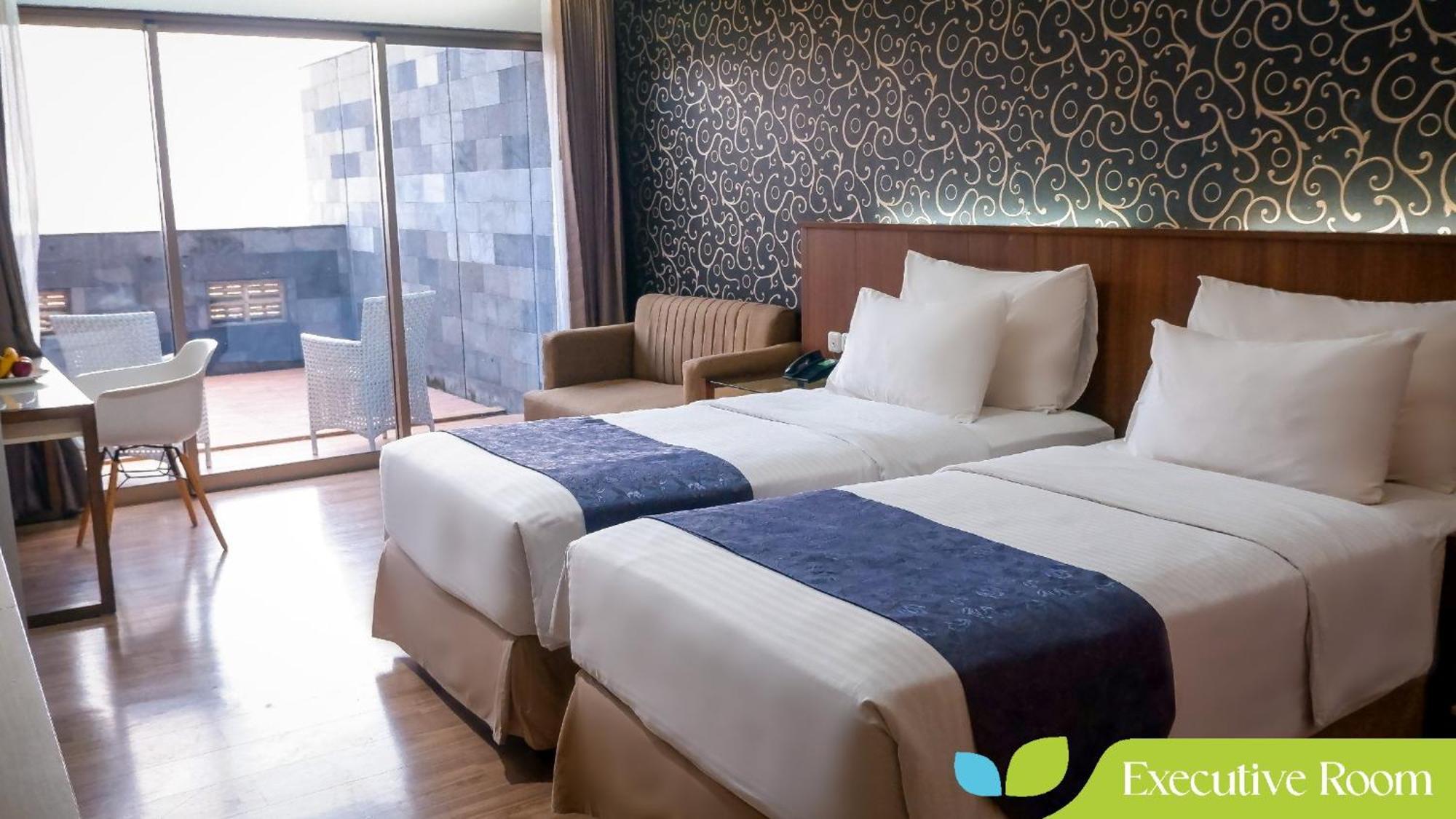 Hotel Ayola Sunrise Mojokerto Exterior photo